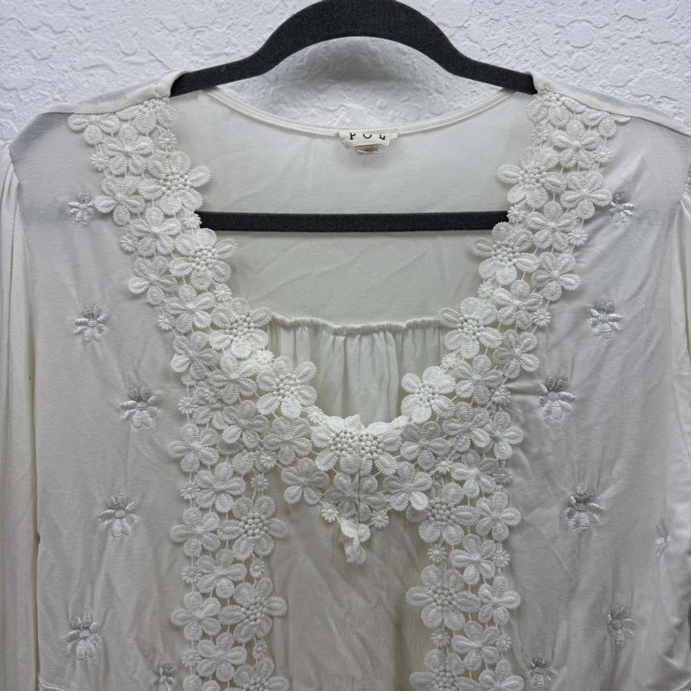 POL Ivory Boho Peasant Top Floral Embroidered Crochet Lace Blouse Cottagecore L